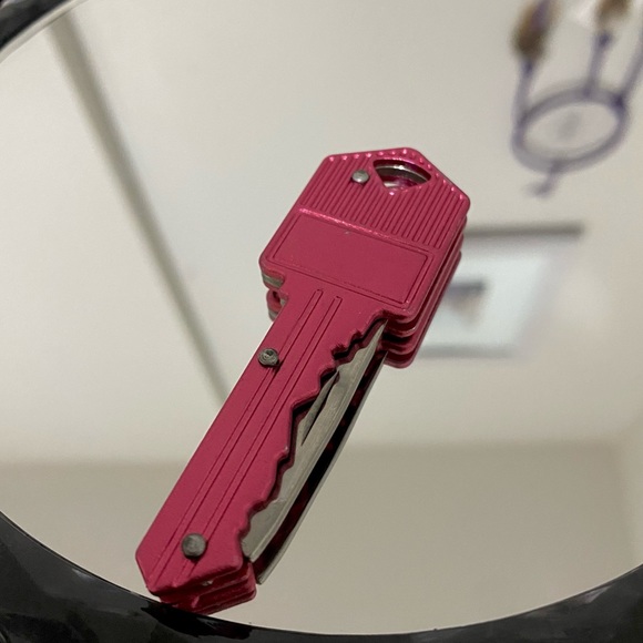 Personal safety tool 🦋 - Picture 1 of 2